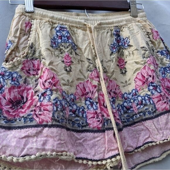 Cute and comfy flowy shorts spring summer flowers floral comfortable soft pink - Picture 2 of 9